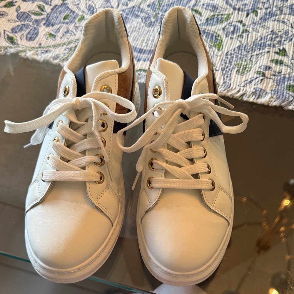 jf j.ferrar White Sneakers with Navy and Tan Accents
